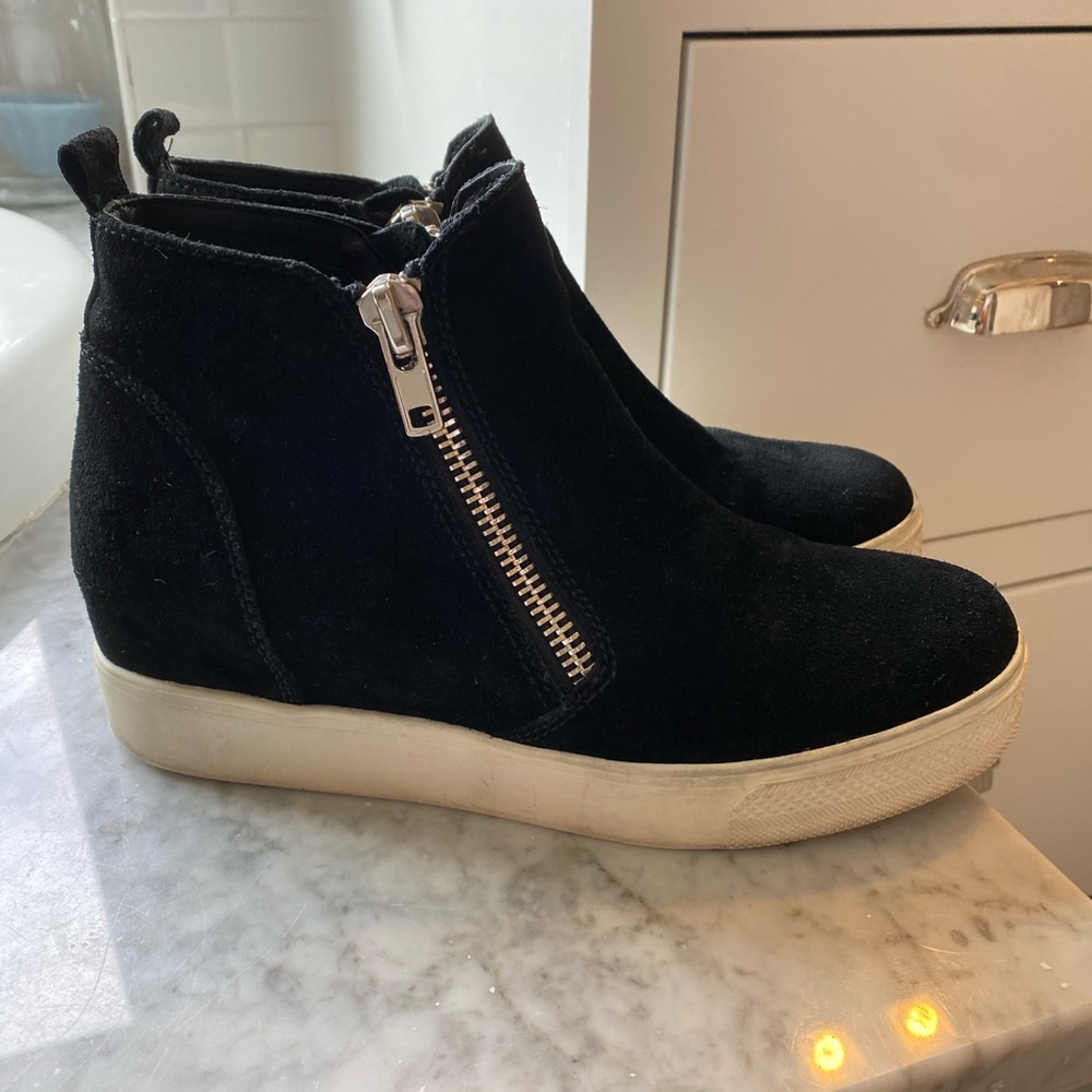 Steve Madden Hidden Wedge Sneaker